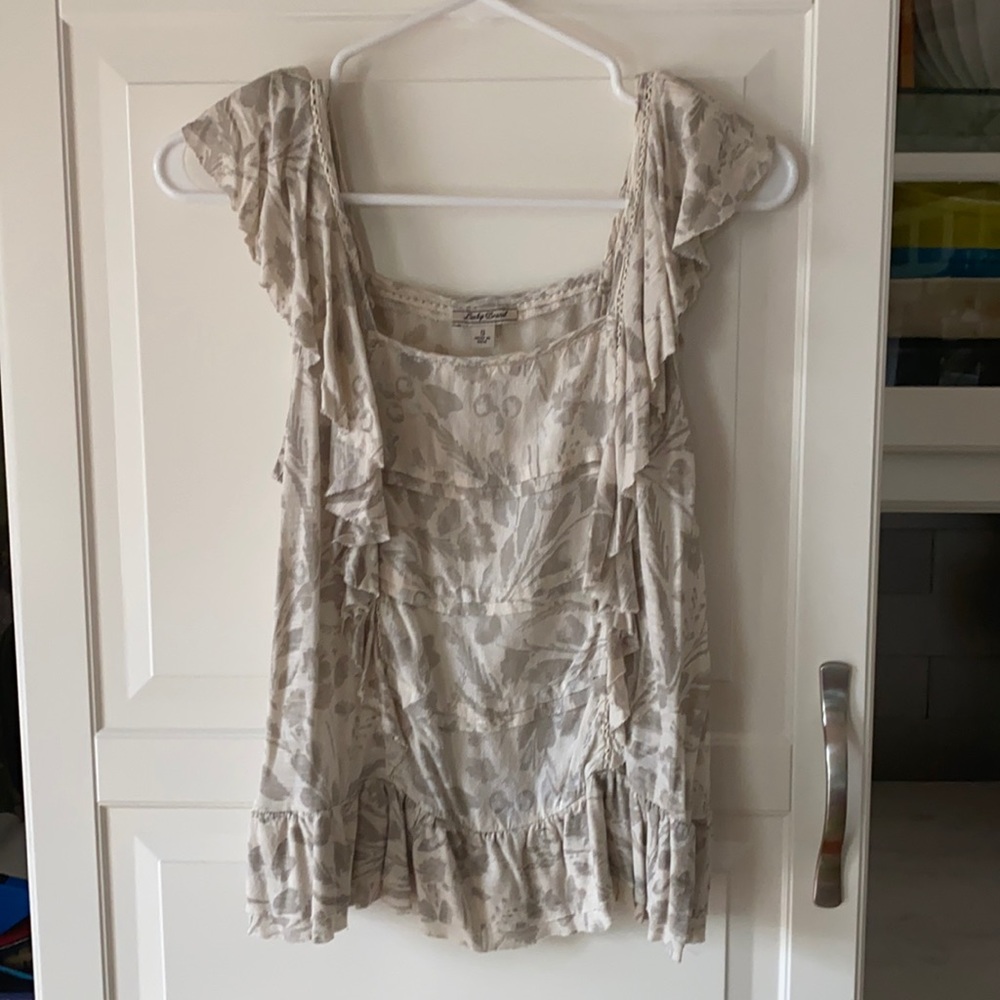 Woman flown summer tank